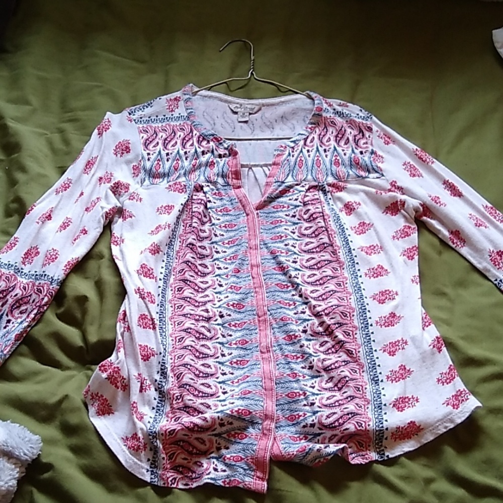 A daytime casual blouse